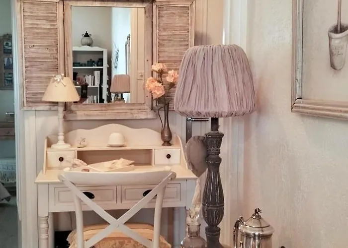 Sea View And Balcony In شقة