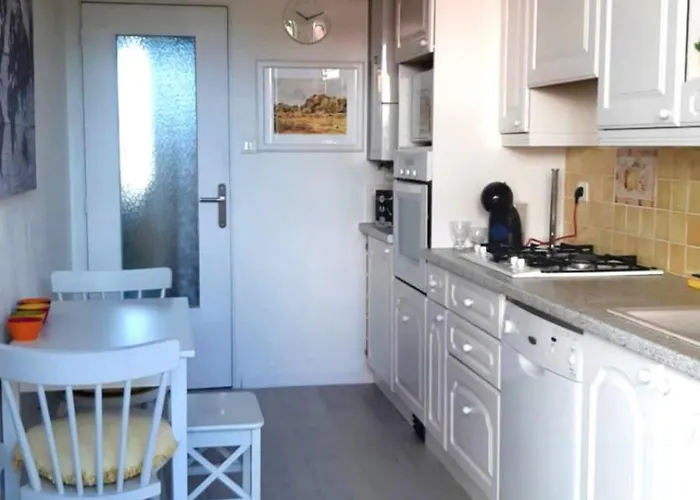 شقة Sea View And Balcony In