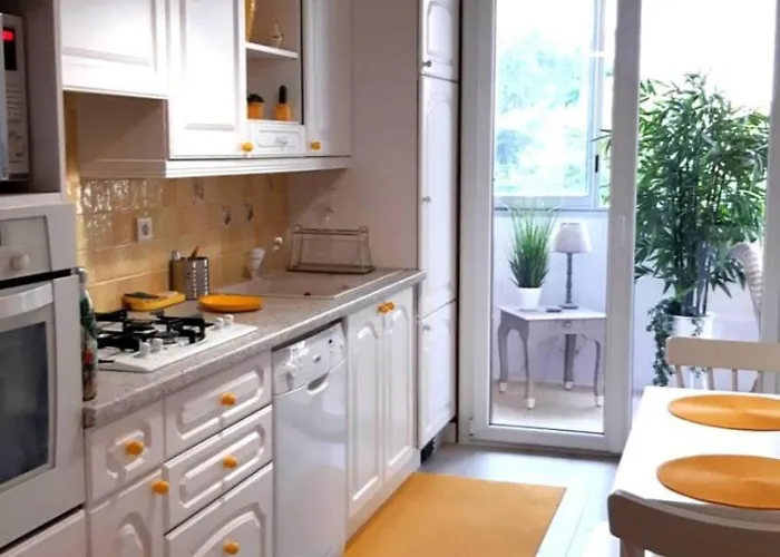 شقة Sea View And Balcony In